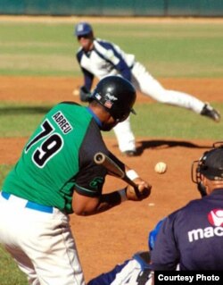 "Pito" Abreu era "demasiado bueno para el béisbol de Cuba".